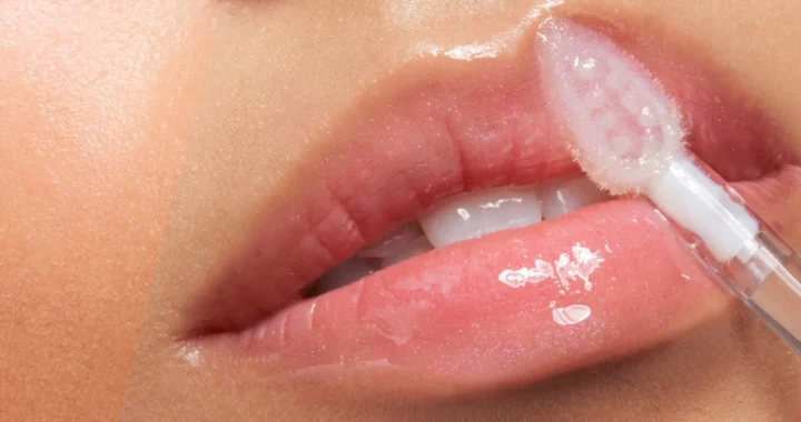Lip Oils vs Lip Gloss: Which One Should You Choose in 2026?